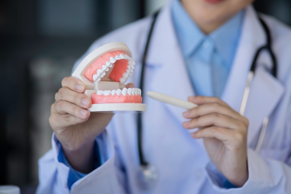 Caring For Your Dentures: Do’s And Don’ts